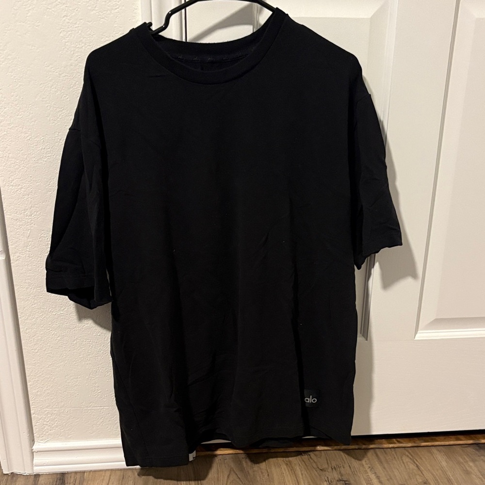 ALO Yoga Men's Classic Black Tee